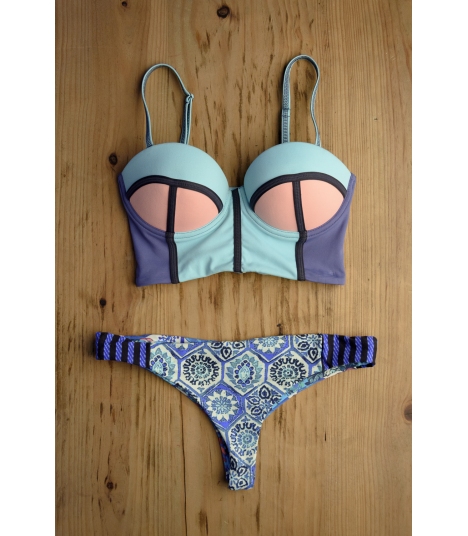 CAJITA ESPECIAL: Bikini Maaji Top + Tanga Estampado en tonos Azules